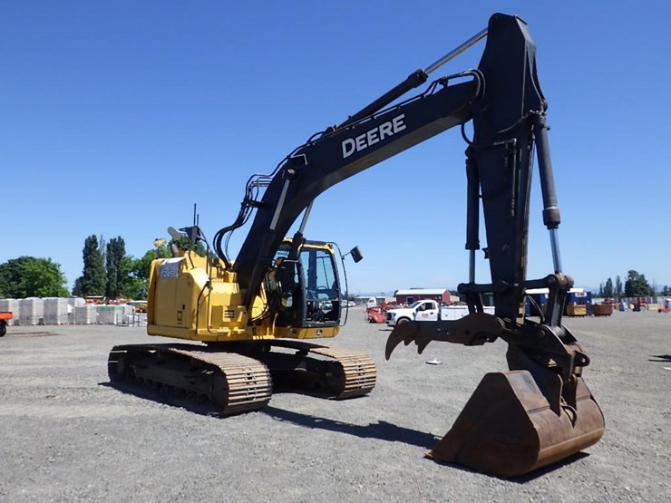 deere-245g-lc-image-2