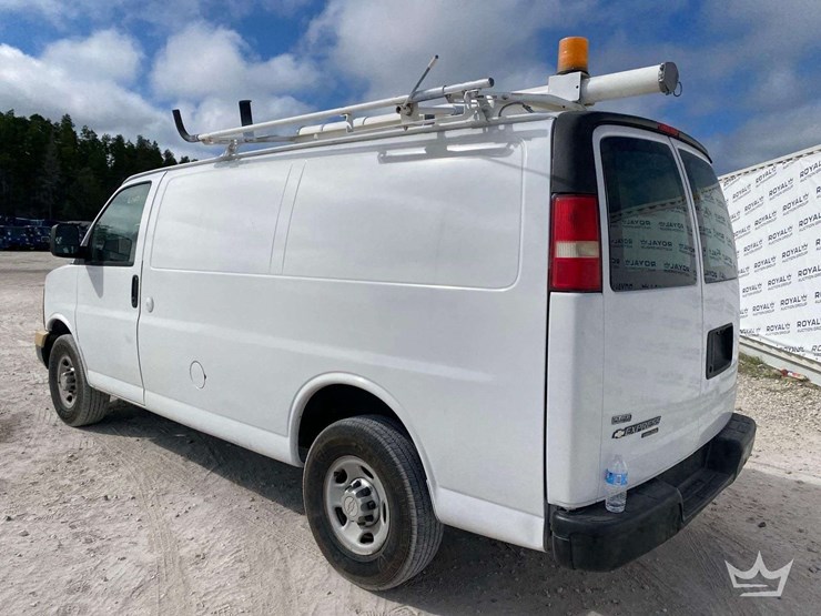 2011-chevrolet-express-2500-image-34