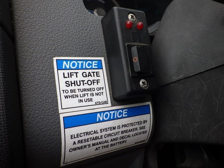2011-ford-f550-image-42