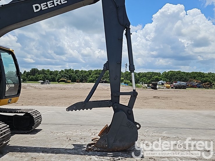 deere-130g-image-16