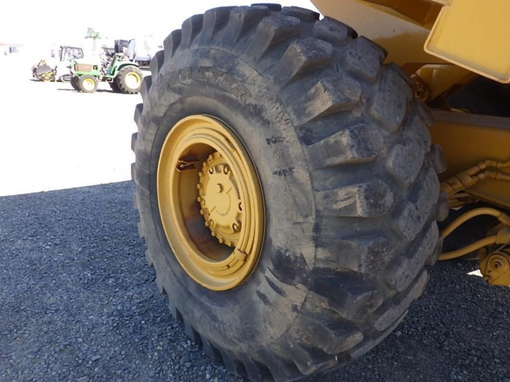 1985-caterpillar-d25c-image-38