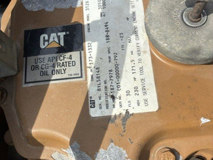 2001-freightliner-fl70-image-19