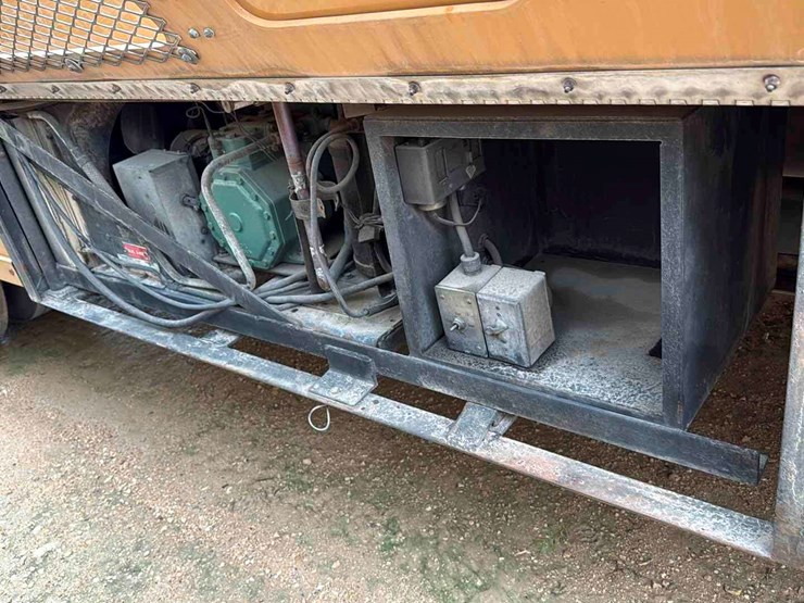 2011-hino-box-truck-image-14