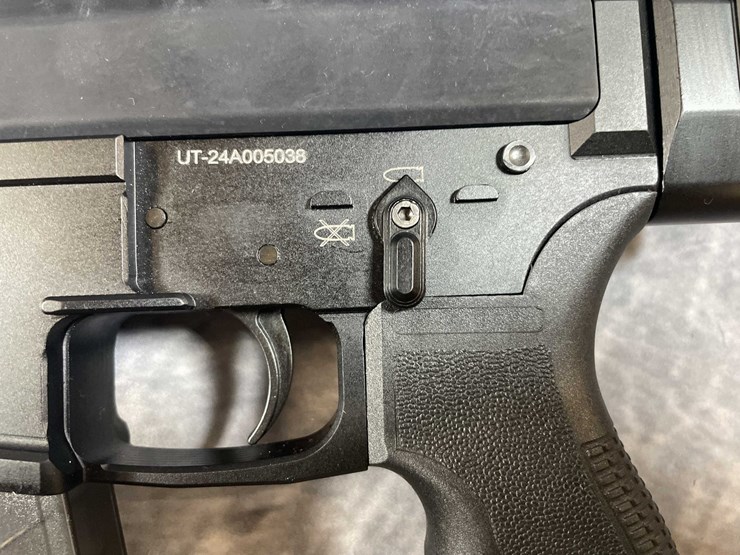 #10309-•-utas-usa-ut9-mini-machine-9mm-luger-pistol,-sn:-ut-24a005038-image-9