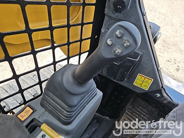 2025-caterpillar-255-image-25