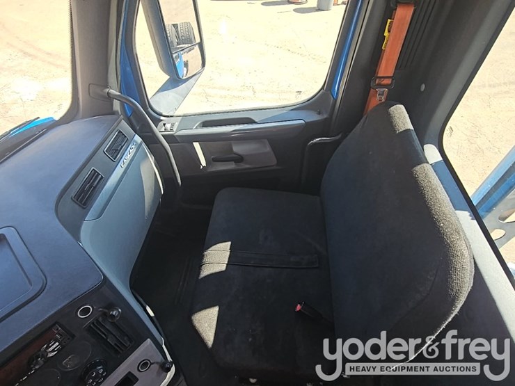 2019-freightliner-cascadia-116-image-41
