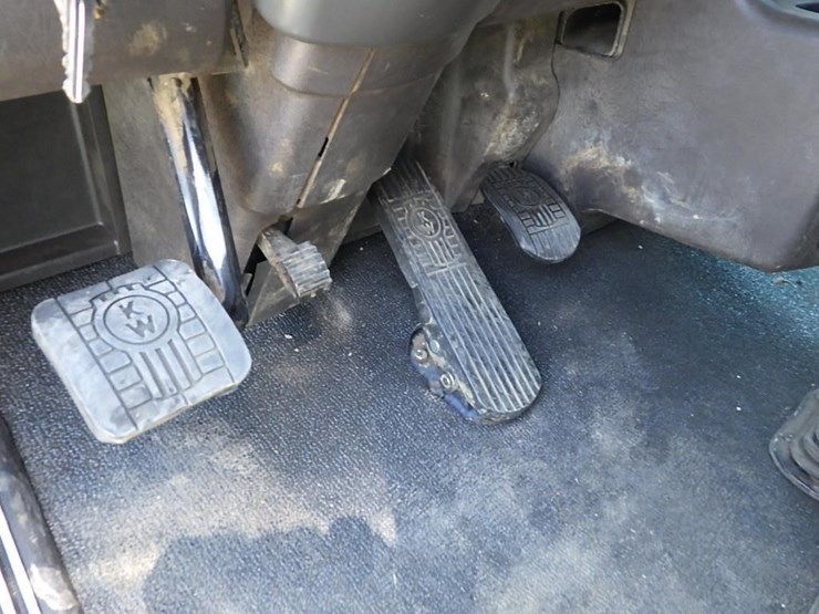 2006-kenworth-t800-image-50
