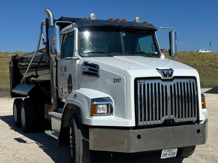 2022-western-star-dump-truck-image-3