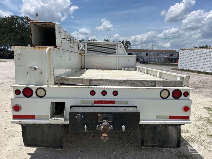 2019-ford-f550-image-13