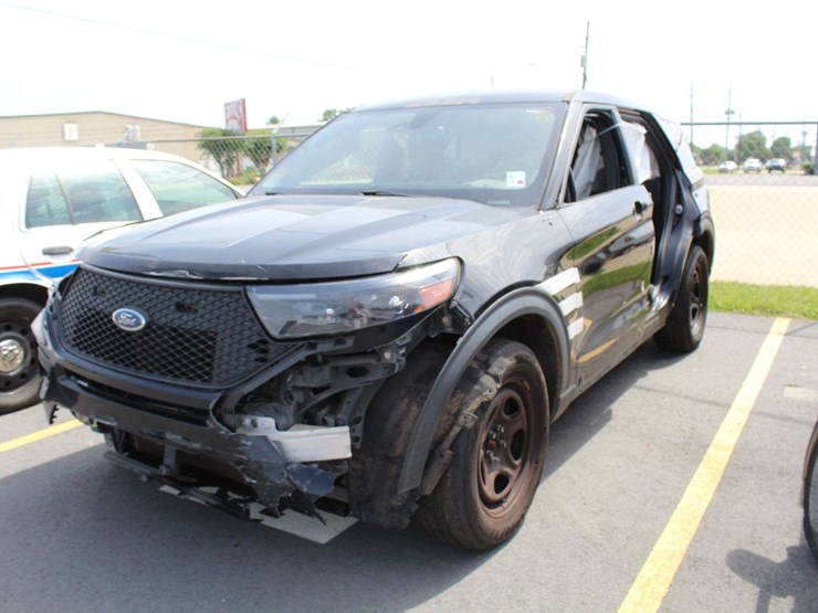 2021-ford-explorer-image-2