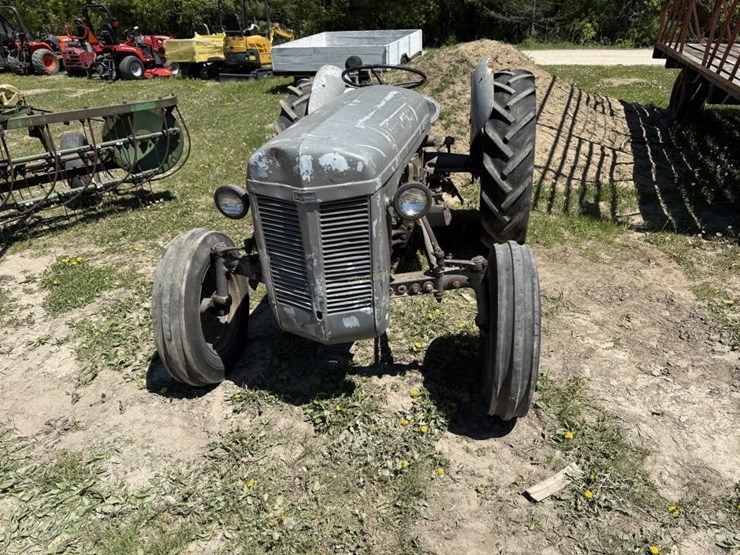 ferguson-30-tractor-image-2