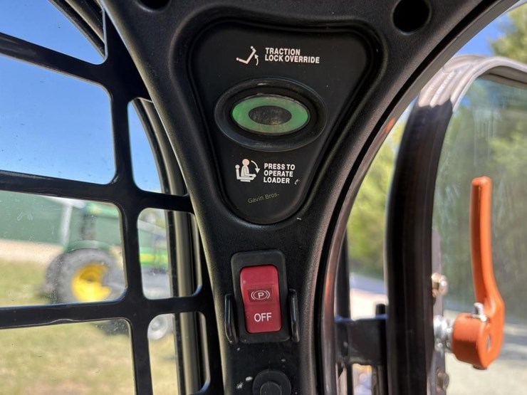 2022-bobcat-t550-image-15