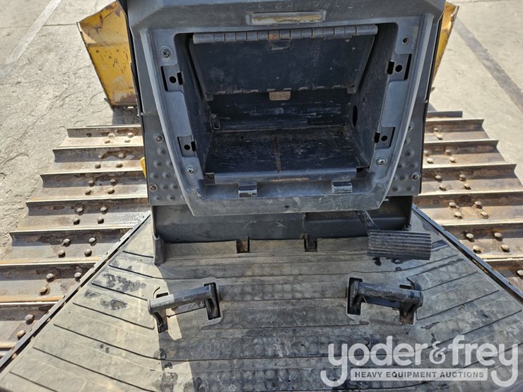 deere-450k-lgp-image-32