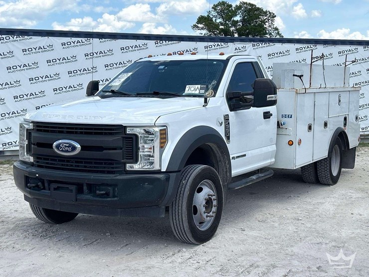 2019-ford-f550-image-1
