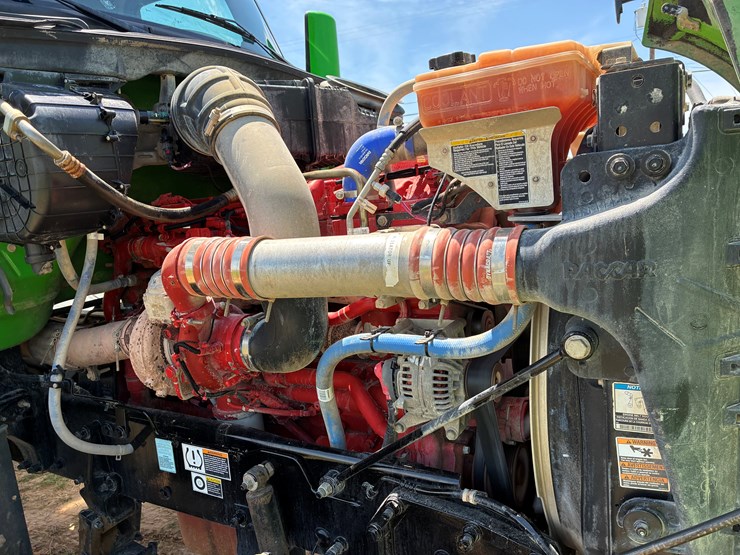 2018-peterbilt-567-image-14