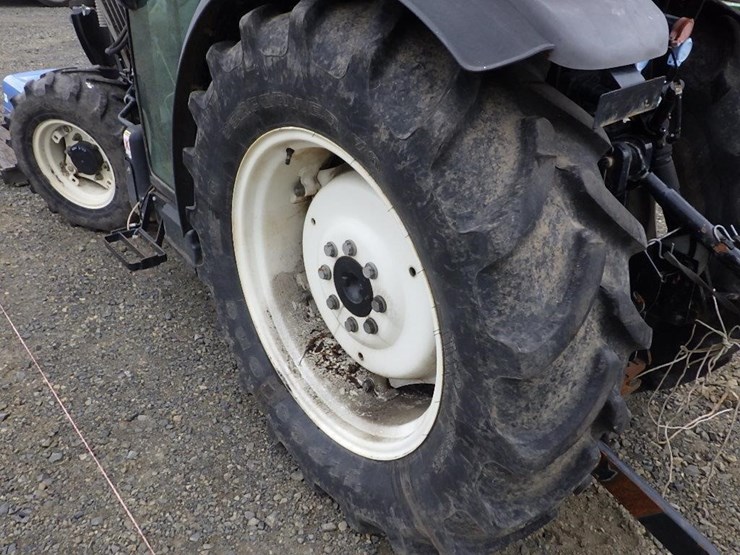 new-holland-t3040v-tractor-image-19