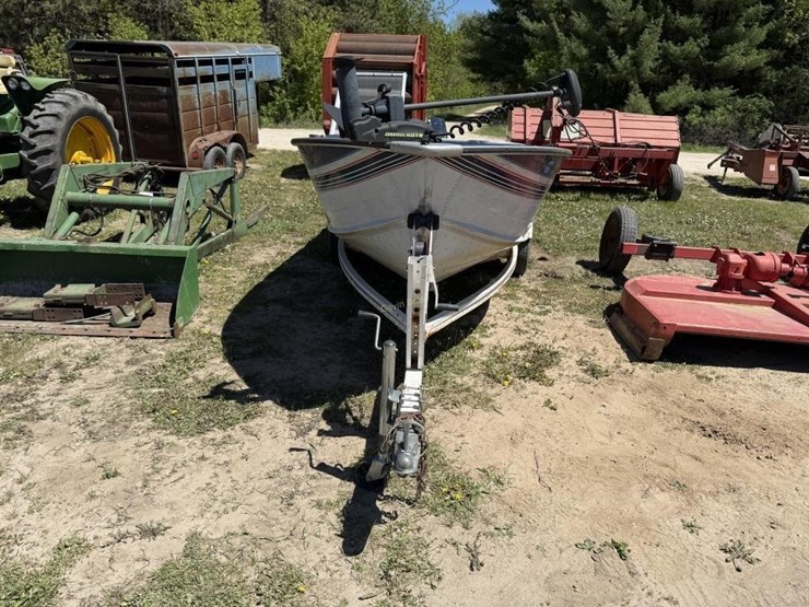 1990-sylvan-pro-fisherman-16'-boat-image-3
