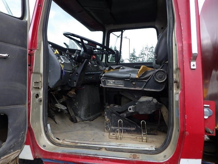 1988-ford-lt9000-image-51