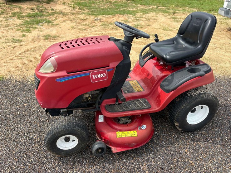toro-lx427-image-2