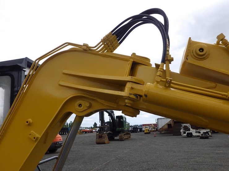 komatsu-pc28uu-image-25