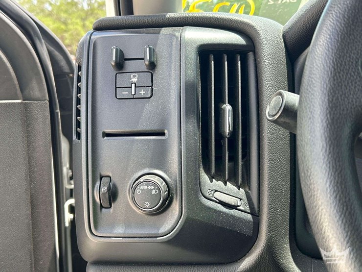 2019-chevrolet-silverado-1500-image-15