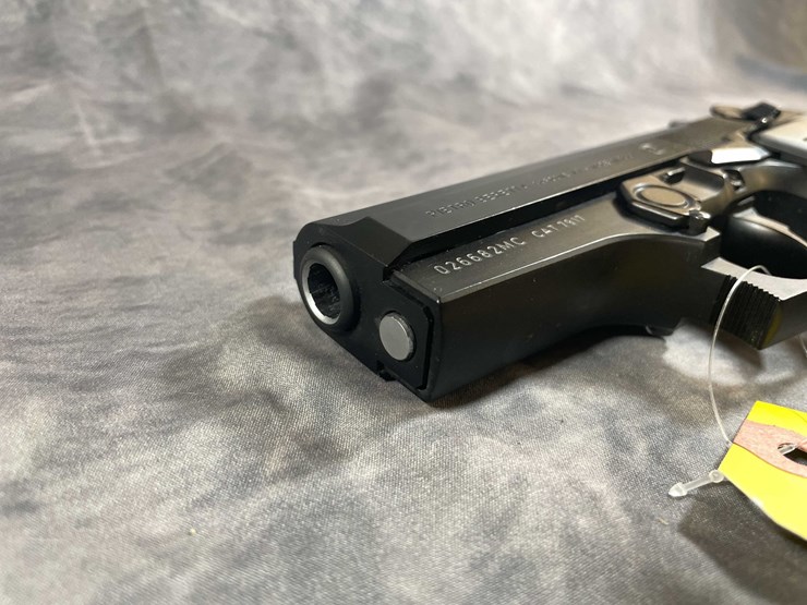 #10295-•-beretta-8040-cougar-40-s&w-pistol,-sn:-026682mc-image-9