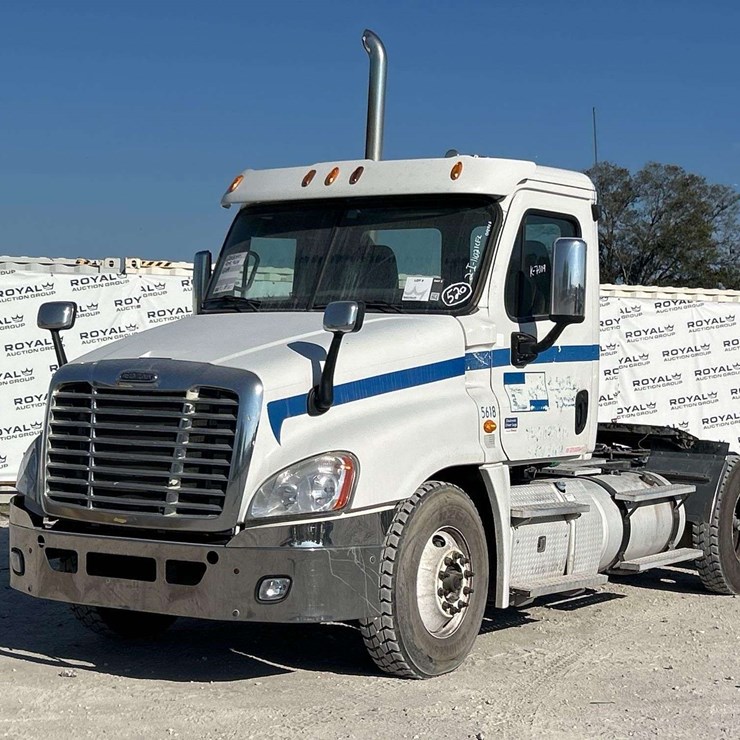 2013 FREIGHTLINER CASCADIA 125