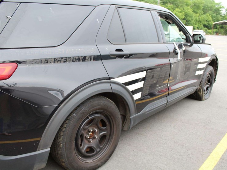 2021-ford-explorer-image-5