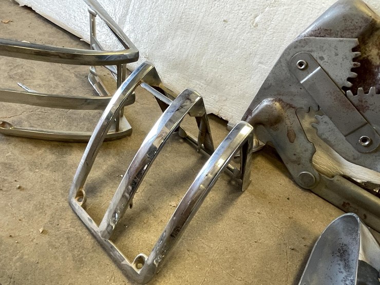 #5397-•-lot-of-vintage-auto-parts-(las-cruces,-nm)-image-7