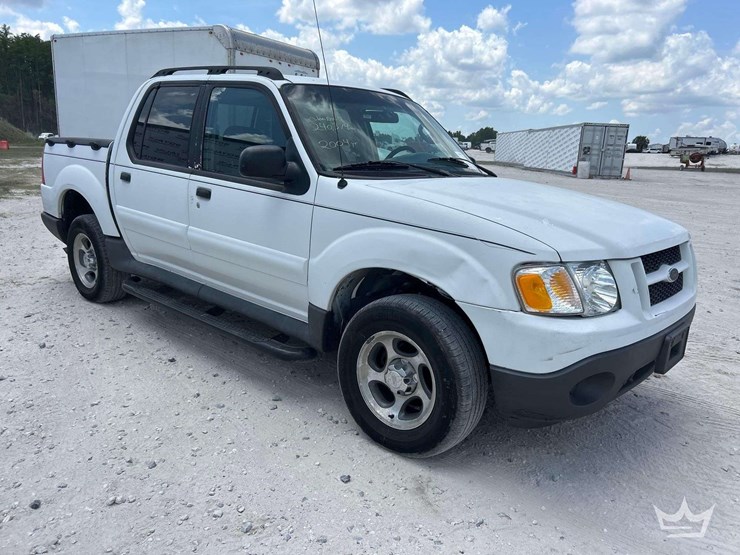 2004-ford-explorer-sport-trac-image-2