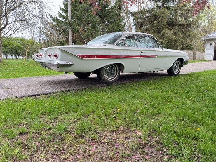 1961-chevrolet-impala-image-4