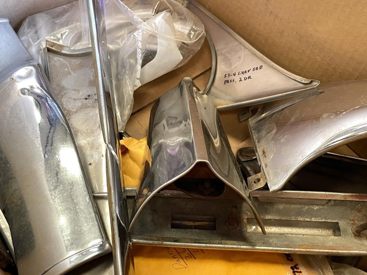 #5398-•-huge-lot-of-classic-car-chrome-trim-(las-cruces,-nm)-image-13