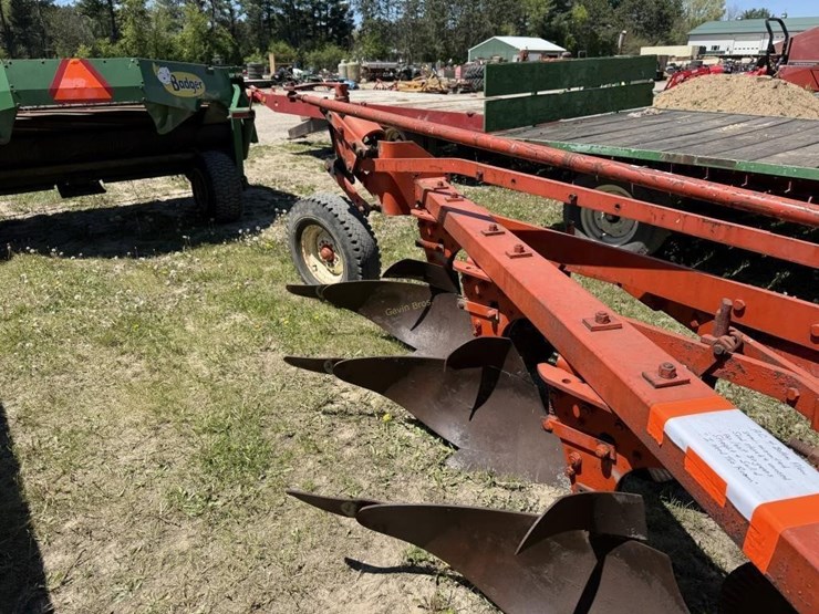 allis-chalmers-3pt-4-bottom-plow-image-6