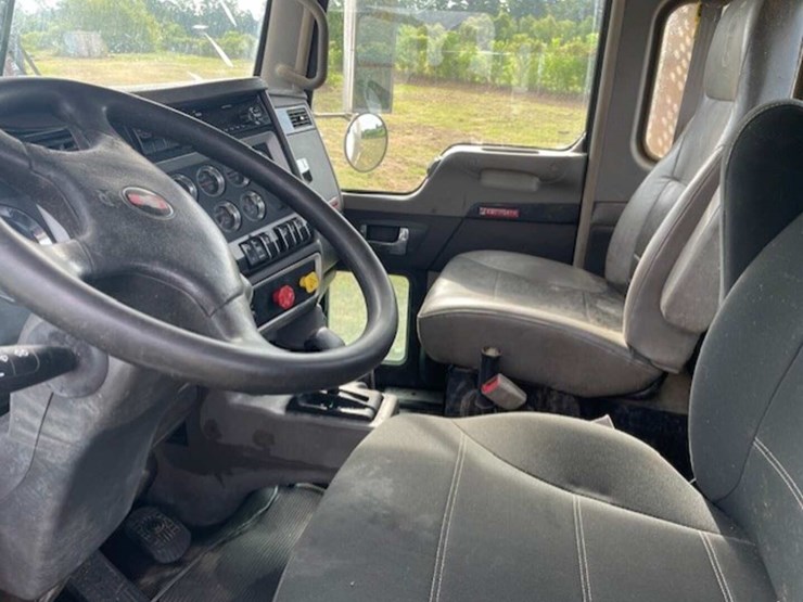 2019-kenworth-t800-image-11