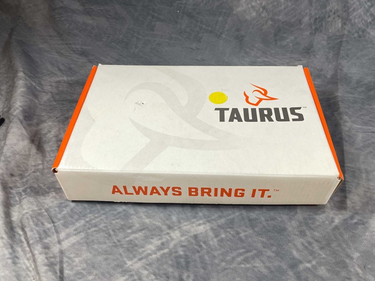 #10293-•-taurus-g2c-compact-40-s&w-pistol,-sn:-ada833873-image-22