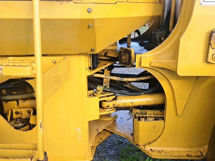 caterpillar-928g-image-23