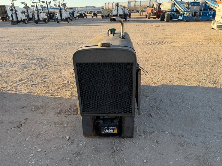 lincoln-class-300d-welder-image-5