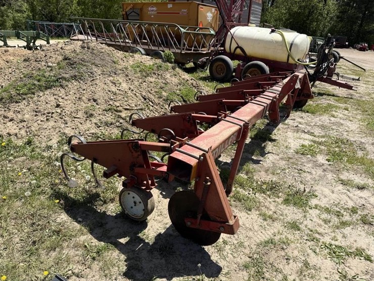 miller-6-row-cultivator-image-4