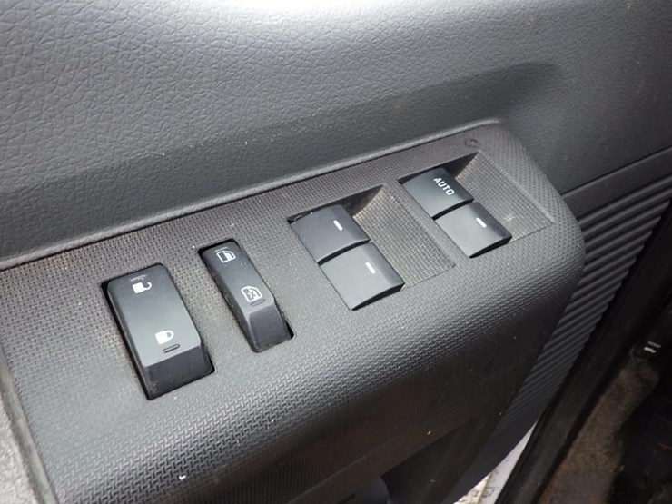 2011-ford-f350-image-34