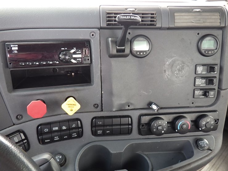 2018-freightliner-cascadia-125-image-20