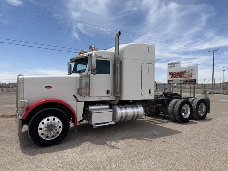 2015-peterbilt-388-image-1