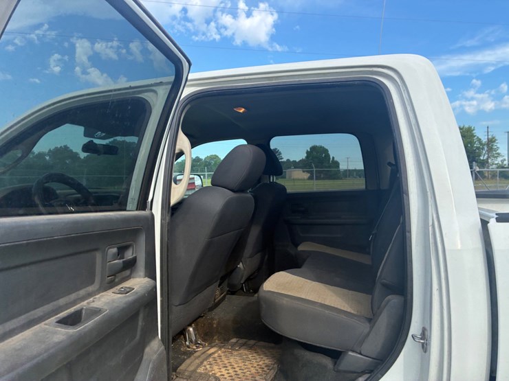 2012-dodge-2500-image-12