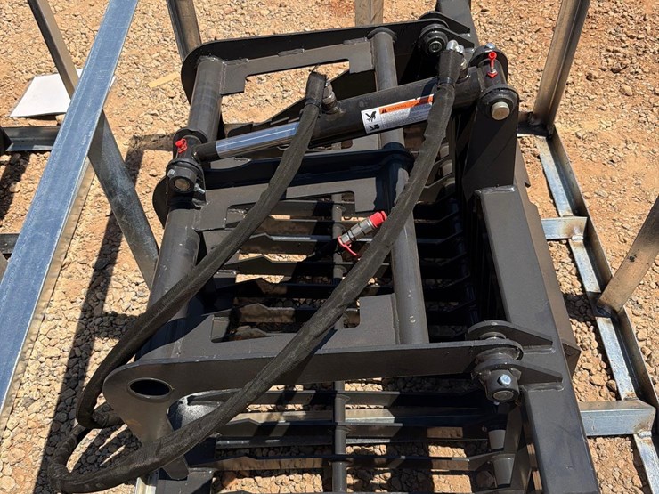 unused-landhonor-mini-skid-steer-44"-rock-grapple-bucket-image-4