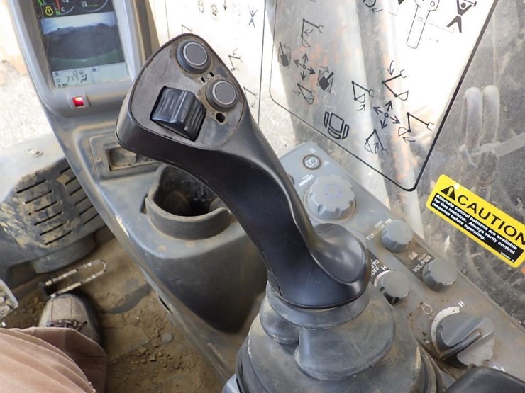 2017-deere-3754g-image-48