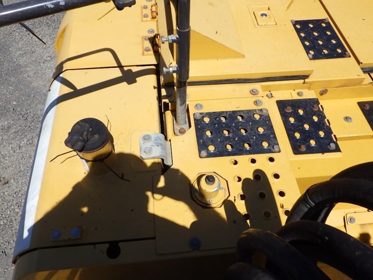 deere-245g-lc-image-41