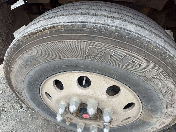 2015-international-9900i-image-9