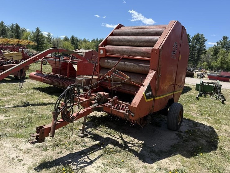 omc-roll-baler-595-round-baler-image-1