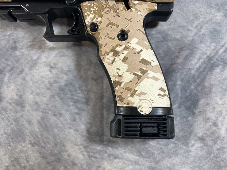 #10310-•-hi-point-jcp40-40-s&w-pistol,-sn:-x7304283-image-8