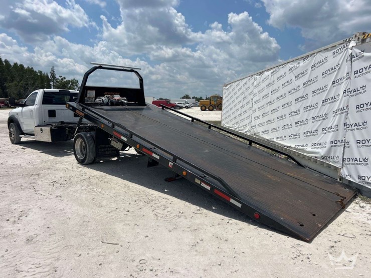 2022-ram-5500-chassis-20ft.-rollback-truck-image-4