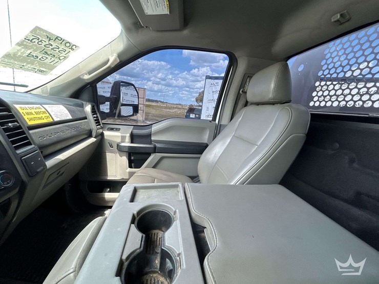 2019-ford-f550-image-24